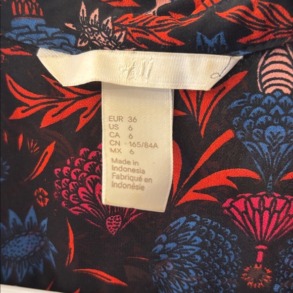 H&M Multicolor Floral Sleeveless Blouse - Picture 2 of 2